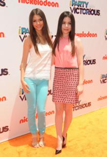 Victoria Justice feet photo thumbnail