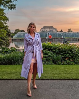 Ashley James feet photo thumbnail