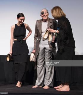 Rooney Mara feet photo thumbnail