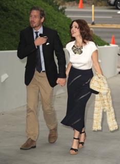Drew Barrymore feet photo thumbnail