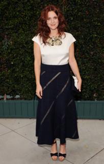 Drew Barrymore feet photo thumbnail