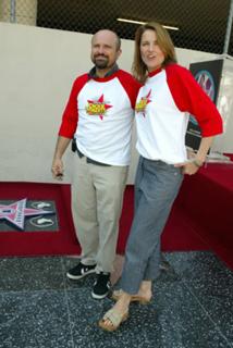 Lucy Lawless feet photo thumbnail