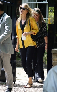 Kate Moss feet photo thumbnail