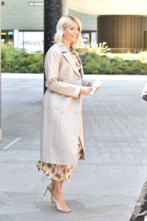 Holly Willoughby feet photo thumbnail