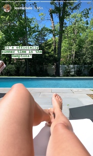 Lea Michele feet photo thumbnail