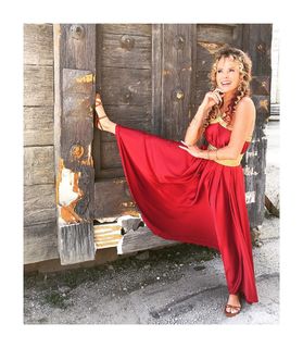 Amanda Holden feet photo thumbnail