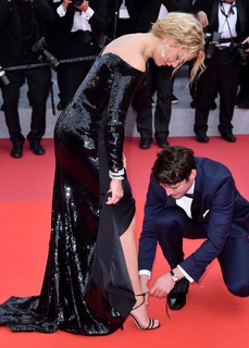 Virginie Efira feet photo thumbnail