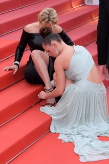 Virginie Efira feet photo thumbnail
