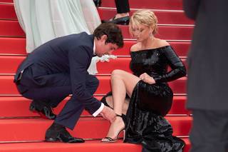 Virginie Efira feet photo thumbnail