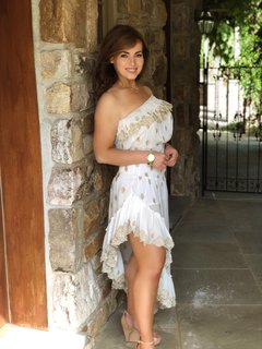 Lisa Robertson feet photo thumbnail