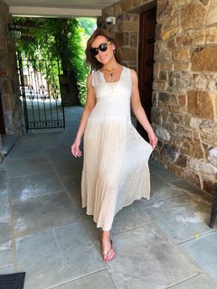Lisa Robertson feet photo thumbnail