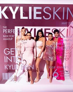 Kylie Jenner feet photo thumbnail