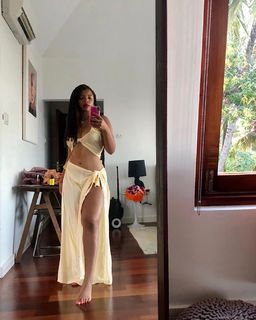 Chloe Bailey feet photo thumbnail