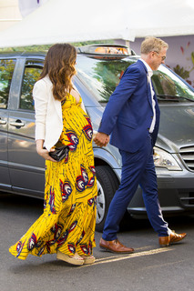 Myleene Klass feet photo thumbnail