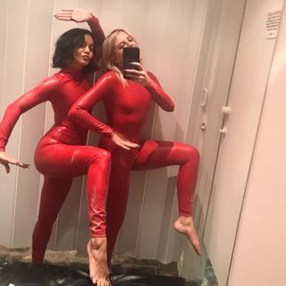 Vanessa Hudgens feet photo thumbnail