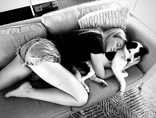 Katrina Bowden feet photo thumbnail