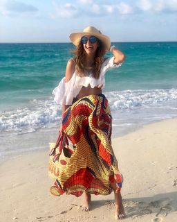 Lili Estefan feet photo thumbnail