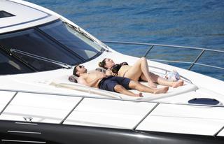 Kelly Brook feet photo thumbnail
