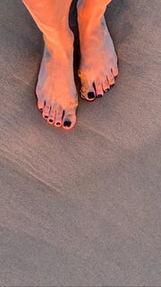 Flávia Alessandra feet photo thumbnail