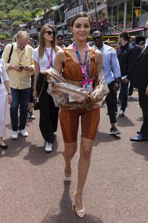Olivia Culpo feet photo thumbnail