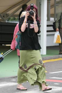 Joss Stone feet photo thumbnail