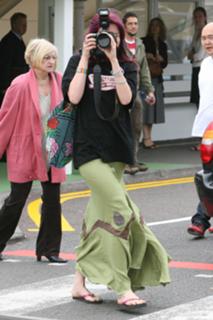 Joss Stone feet photo thumbnail