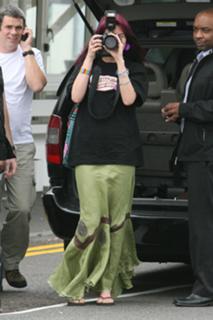 Joss Stone feet photo thumbnail