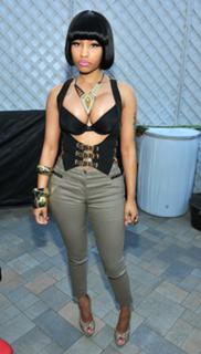 Nicki Minaj feet photo thumbnail