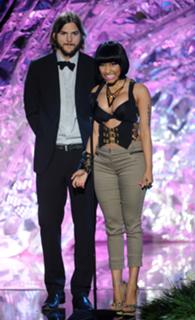Nicki Minaj feet photo thumbnail