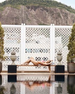 Sabrina Sato feet photo thumbnail