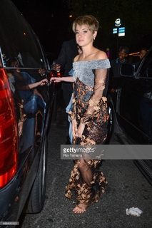 Shailene Woodley feet photo thumbnail