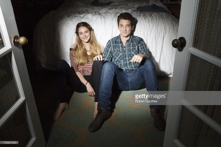 Shailene Woodley feet photo thumbnail