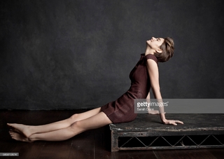Shailene Woodley feet photo thumbnail