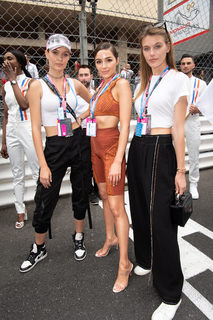 Olivia Culpo feet photo thumbnail