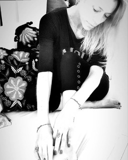 Nicole Neumann feet photo thumbnail