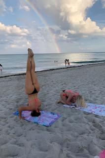 Claudia Romani feet photo thumbnail
