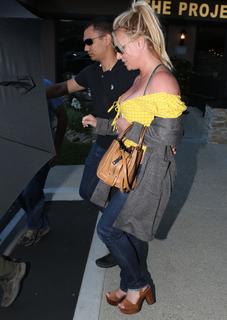 Britney Spears feet photo thumbnail