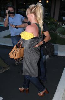 Britney Spears feet photo thumbnail