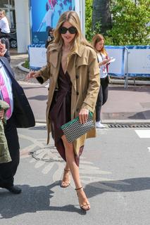Doutzen Kroes feet photo thumbnail
