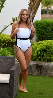 Charlotte Crosby feet photo thumbnail