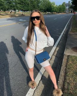 Victoria Waldrip feet photo thumbnail