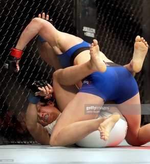 Michelle Waterson feet photo thumbnail
