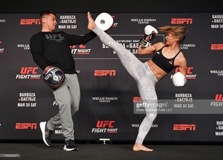 Michelle Waterson feet photo thumbnail