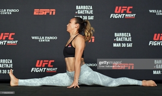 Michelle Waterson feet photo thumbnail
