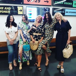 Lisa Snowdon feet photo thumbnail