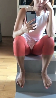 Tania Rincón feet photo thumbnail
