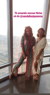 Anitta feet photo thumbnail