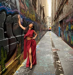 Nicole Scherzinger feet photo thumbnail