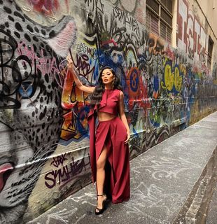 Nicole Scherzinger feet photo thumbnail
