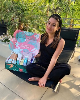 Lea Michele feet photo thumbnail